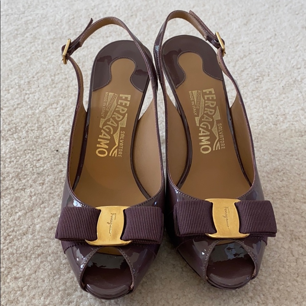 ferragamo tea peep toe patent leather slingbacks